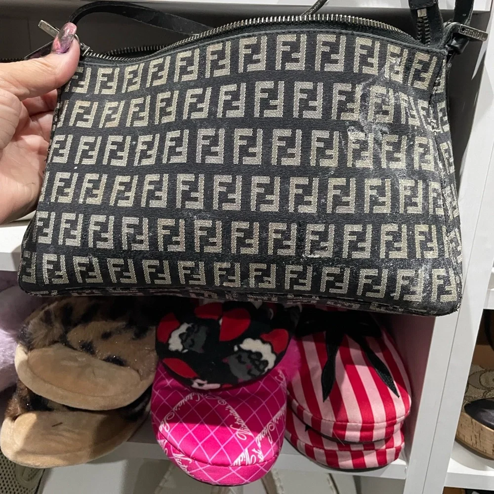 Fendi - Picture 7 of 7